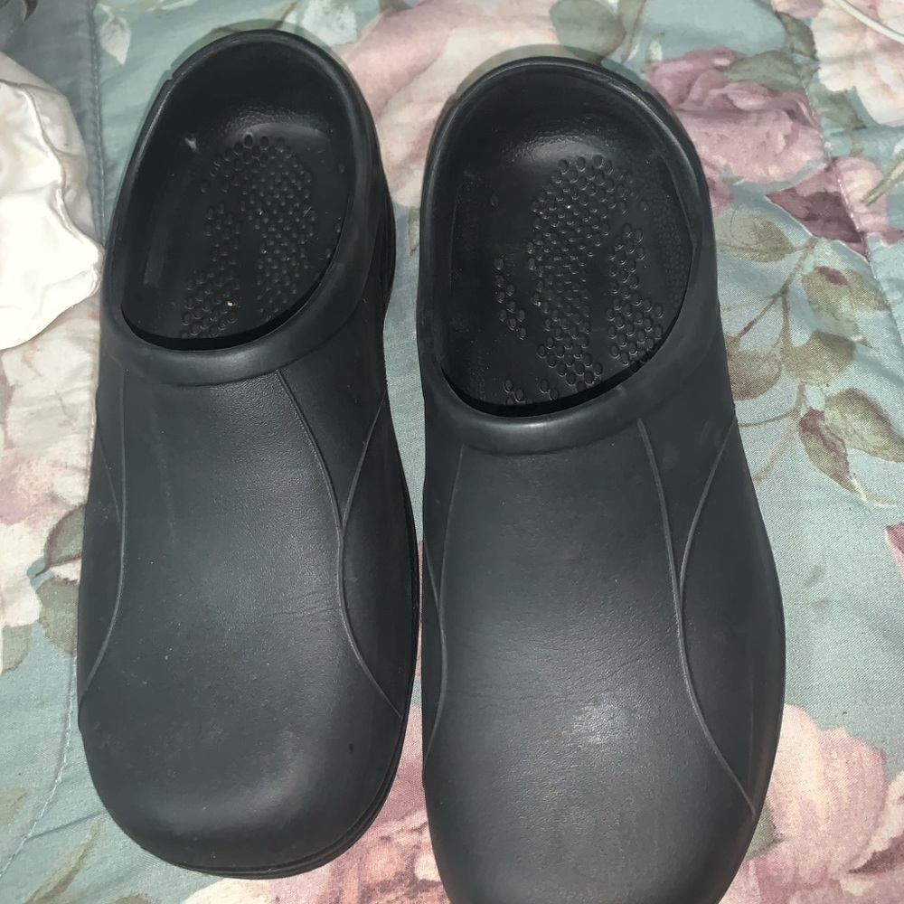 Used tred safe work shoes